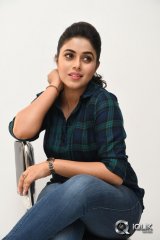 Poorna Interview About Jayammu Nischayammu Raa Movie